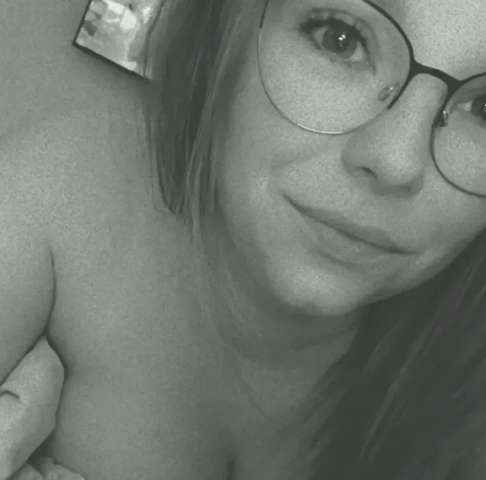 Aleksandra, 29