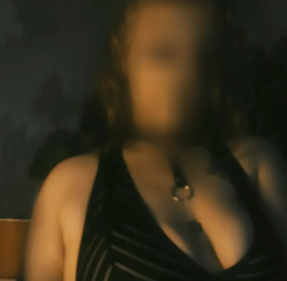 Bettina, 29