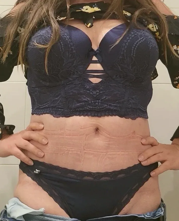 Ivana, 27