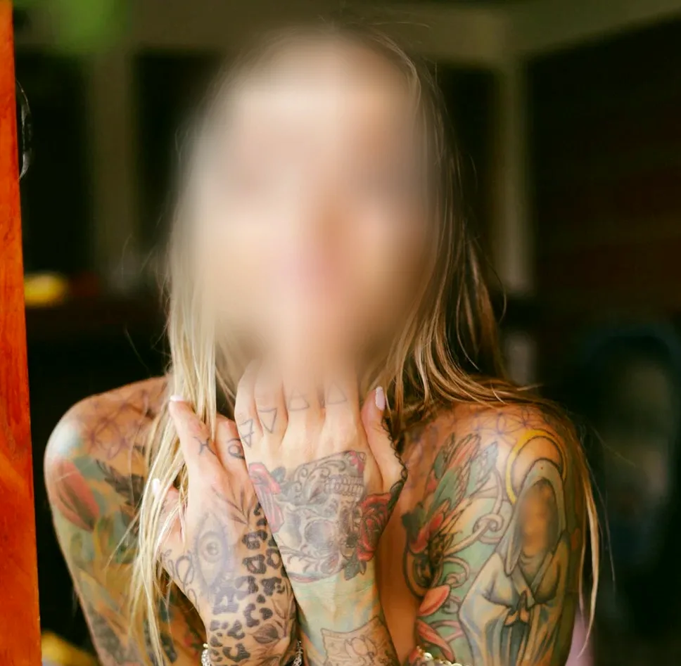 Nicole, 36