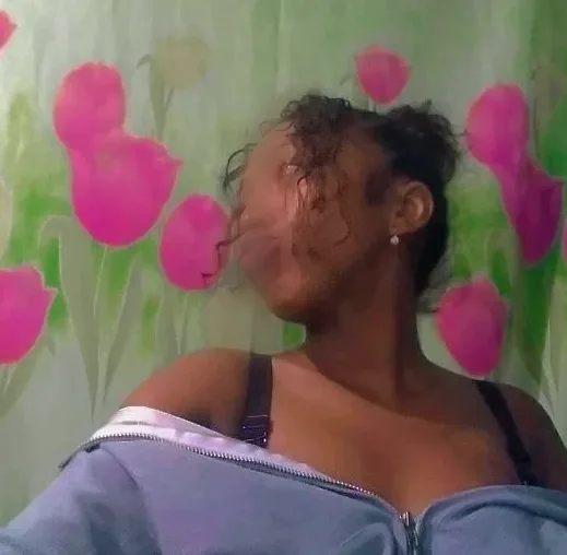 Nikolina, 24
