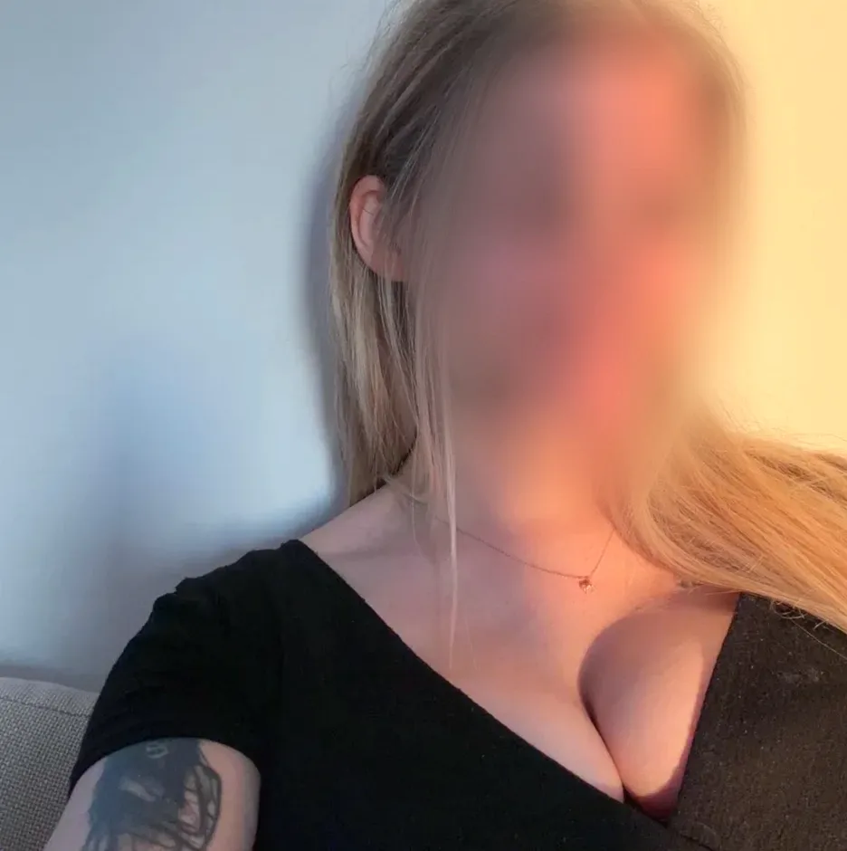 Nina, 25