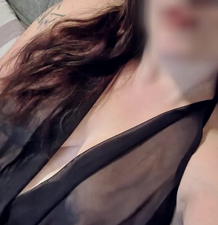 Rosa, 31