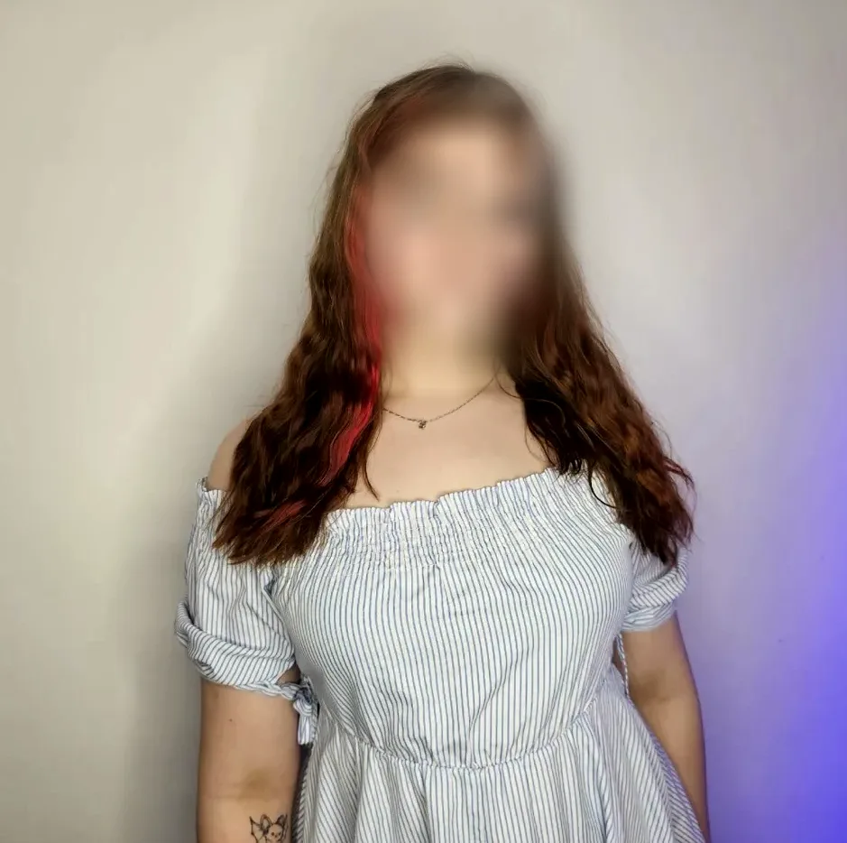 Sophie, 21