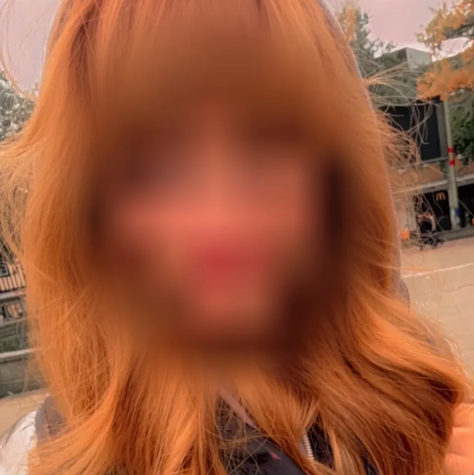 Zeynep, 31